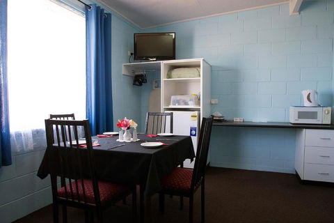 Artesian Motor Inn - Foster Accommodation 6