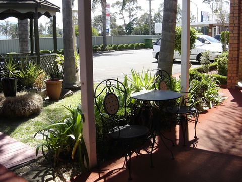 Avaleen Lodge Motor Inn - Foster Accommodation 0