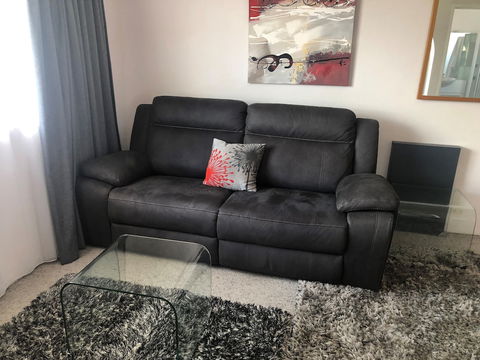 Avaleen Lodge Motor Inn - Foster Accommodation 4
