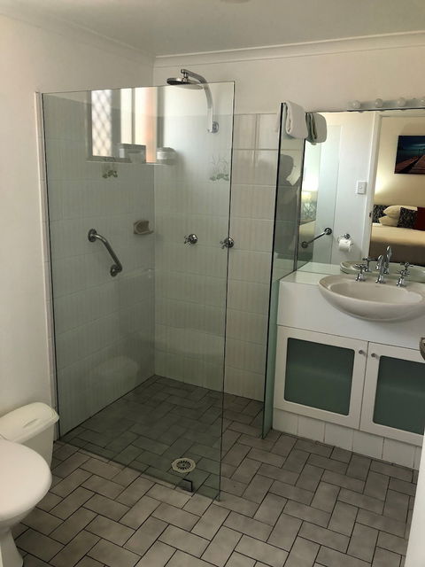 Avaleen Lodge Motor Inn - Foster Accommodation 5