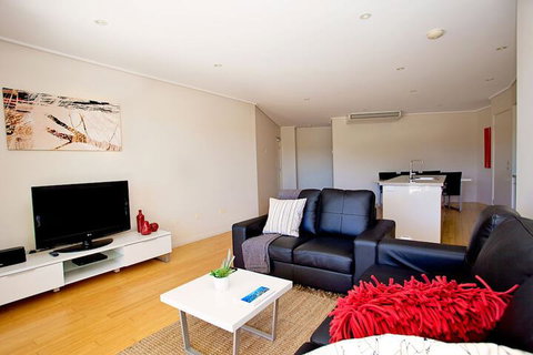 Loka Santi - Foster Accommodation 3