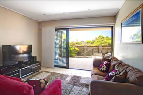 Loka Santi - Foster Accommodation 7