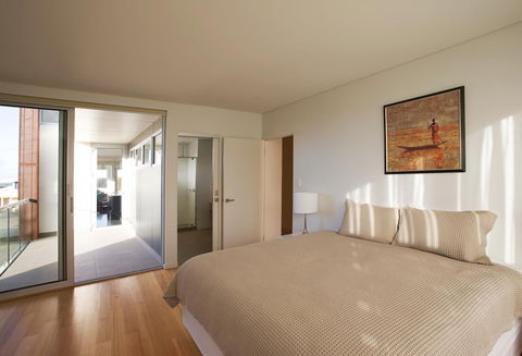 Alouarn Apartment 2 - Foster Accommodation 6