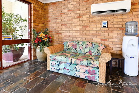 Narrandera Club Motor Inn - Foster Accommodation 3