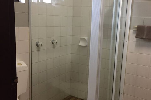 Eden Golf View Motel - Foster Accommodation 4