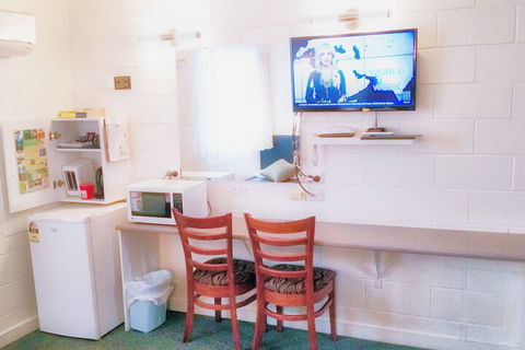 A & A Lodge Motel Emerald - Foster Accommodation 6
