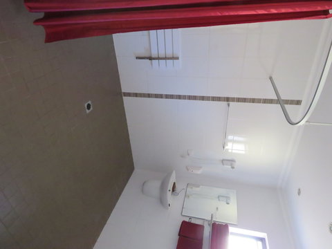 Emerald Gardens Motel & Apartments - Foster Accommodation 6