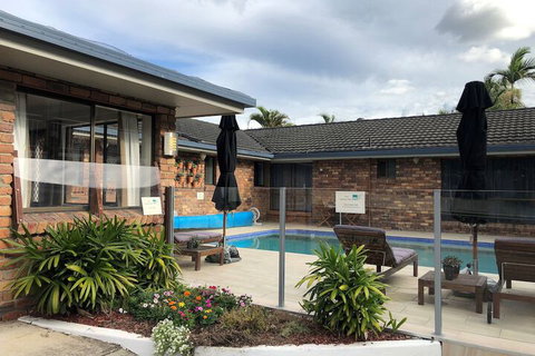 Logan City Motor Inn - Foster Accommodation 1