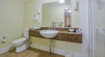 Golden Guitar Motor Inn - Foster Accommodation 6