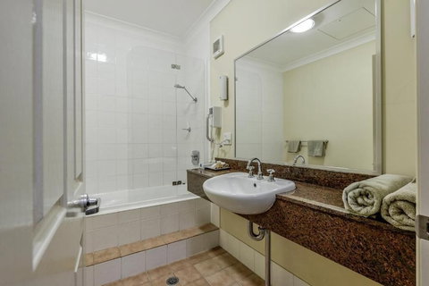 Golden Guitar Motor Inn - Foster Accommodation 2