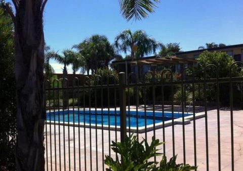 Westland Hotel Motel - Foster Accommodation 2