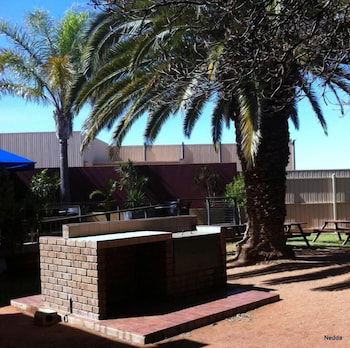 Westland Hotel Motel - Foster Accommodation 0