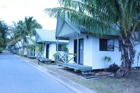 Central Tourist Park - Foster Accommodation 1