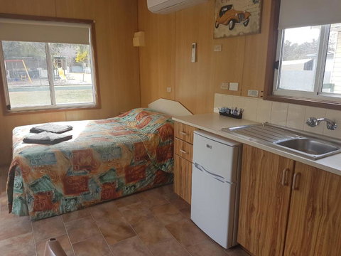 BIG 4 Hay - Foster Accommodation 2