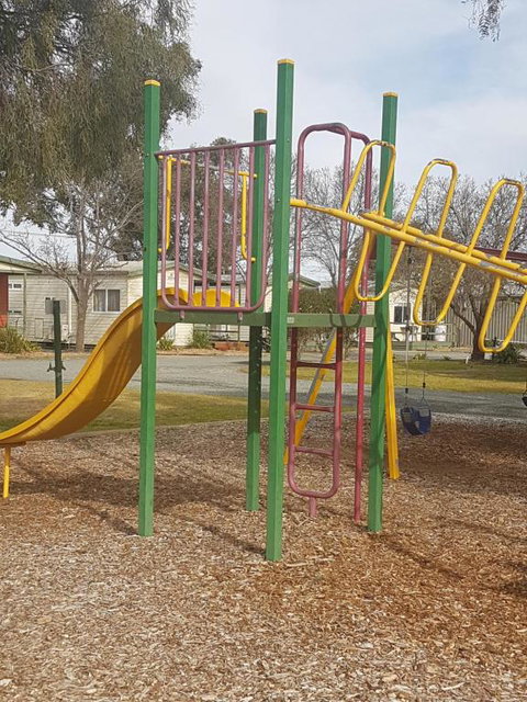 BIG 4 Hay - Foster Accommodation 6