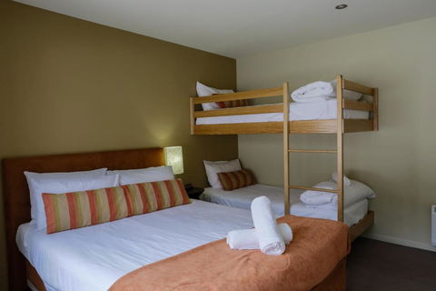 Absollut - Foster Accommodation 3
