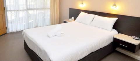 Hilton Motel - Foster Accommodation 4