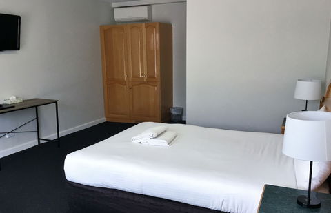 Hilton Motel - Foster Accommodation 6