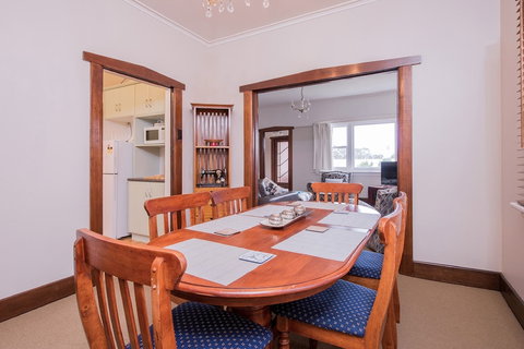 Jones On Wilson Boutique B&B - Foster Accommodation 1