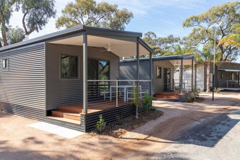 BIG4 Renmark Riverfront Holiday Park - Foster Accommodation 1