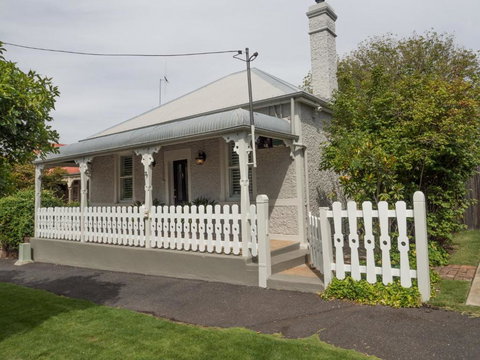 Cottage 79 - Foster Accommodation 1