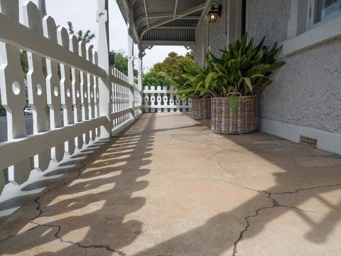 Cottage 79 - Foster Accommodation 2