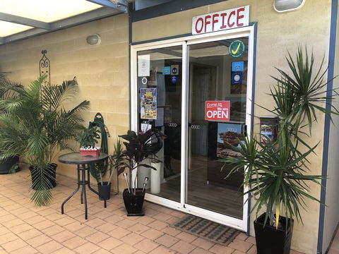 Pelican's Nest - Foster Accommodation 5