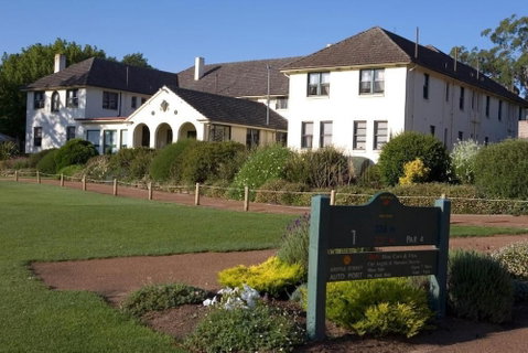The Dormie House - On The Golf Course - Foster Accommodation 3