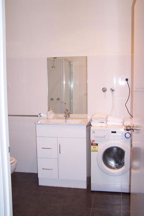 Westside Serviced Apartments - Foster Accommodation 2
