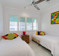 Azure Waters - Foster Accommodation