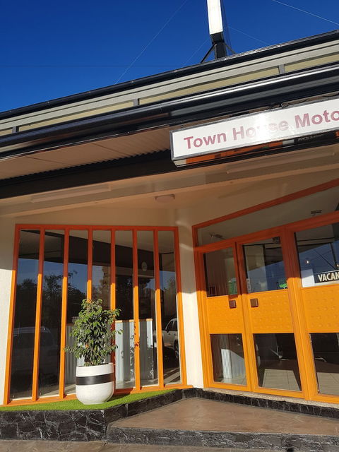 Town House Motor Inn - Foster Accommodation 0