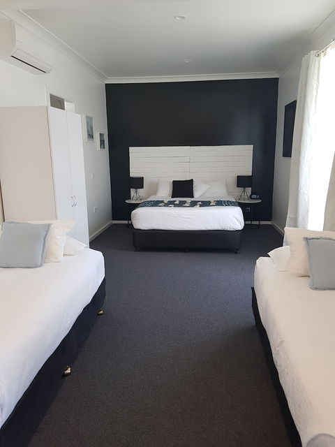 Town House Motor Inn - Foster Accommodation 2