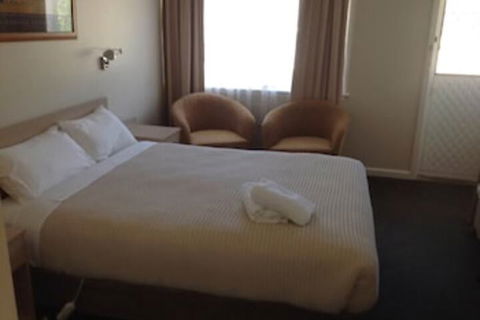 Gabriel Motor Inn - Foster Accommodation 6