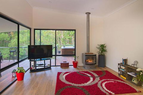 Babbling Brook Retreat - Foster Accommodation 3