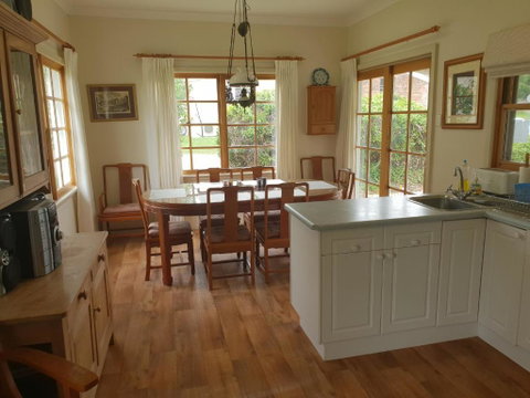 Sutton Forest Cottage - Foster Accommodation 2