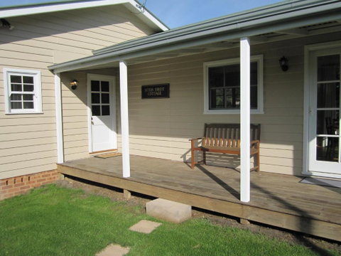 Sutton Forest Cottage - Foster Accommodation 3