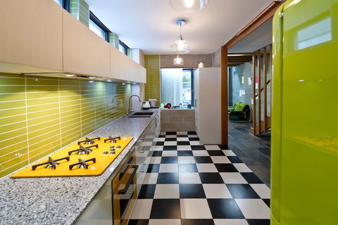 Retro House - Foster Accommodation 4