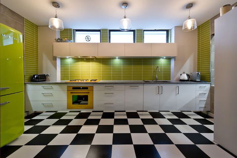 Retro House - Foster Accommodation 5
