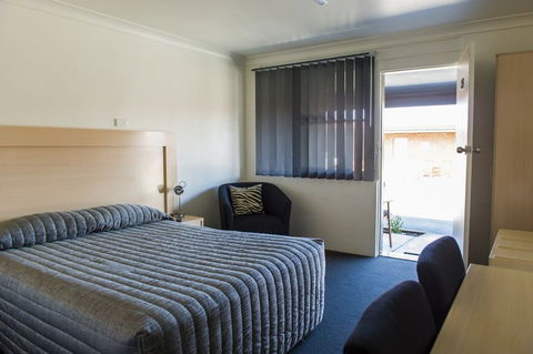 Cherry Blossom Motel - Foster Accommodation 3