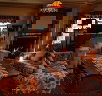 The Hidden Gem - Foster Accommodation