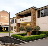 Tea House Motor Inn - Foster Accommodation