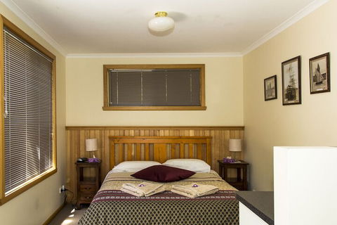 Abs By The Bay - Foster Accommodation 5