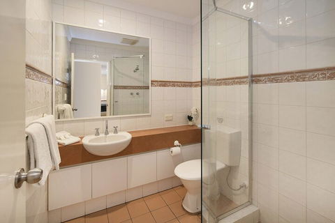 Bayshore Beachside Resort - Foster Accommodation 7