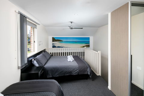 Dolphin Shores - Foster Accommodation 3
