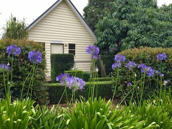 Tamborine Gardens - Foster Accommodation 0