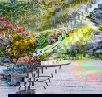 Avocado Sunset BB - Foster Accommodation