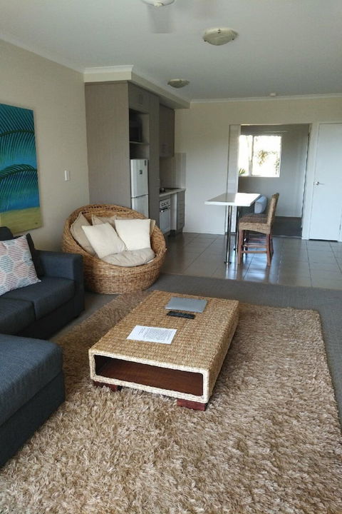 Airlie Central Apartments - Foster Accommodation 0