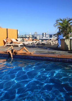 City Backpackers HQ - Foster Accommodation 2