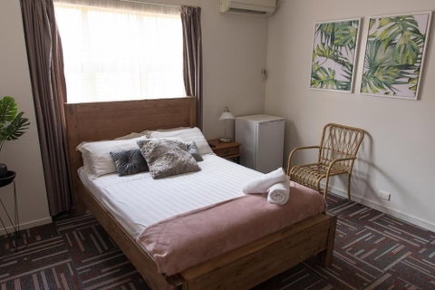 City Backpackers HQ - Foster Accommodation 5