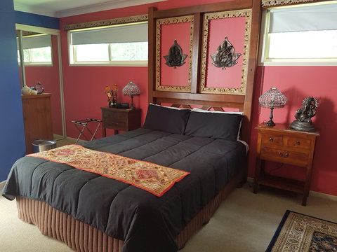 Tambaridge Bed And Breakfast - Foster Accommodation 3